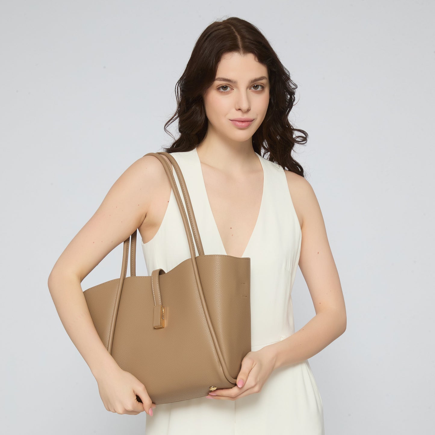 Soft Curve Tote
